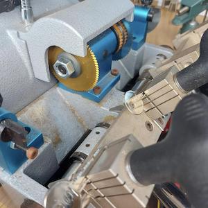 Replacement key cut on site after a snapped key